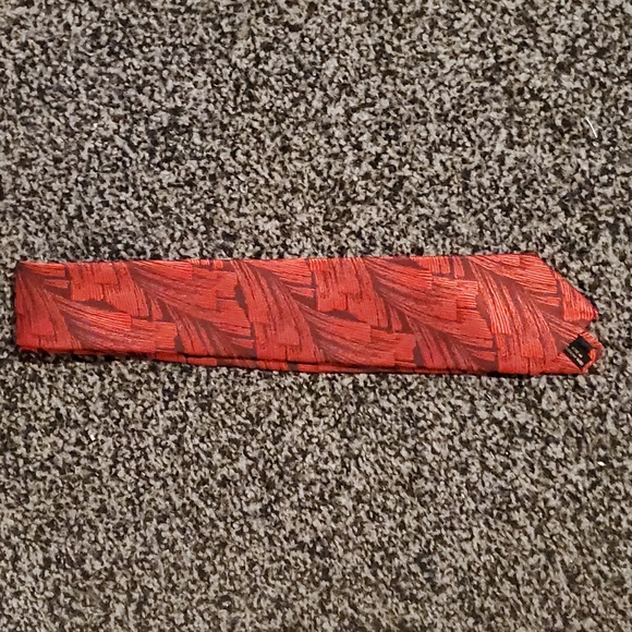 COPY - OSMUN'S 2 piece suit W/ matching red tie. - Picture 8 of 11